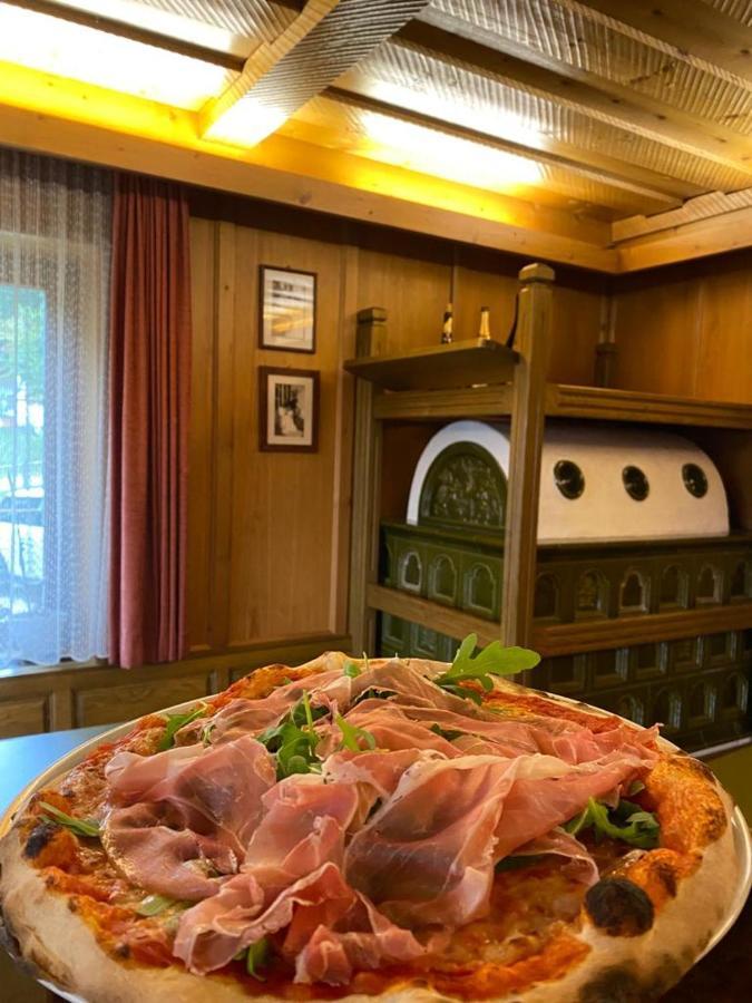 Albergo Scoiattolo Tret 外观 照片