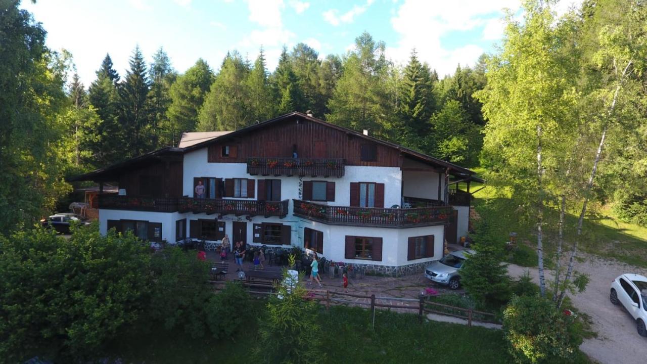 Albergo Scoiattolo Tret 外观 照片